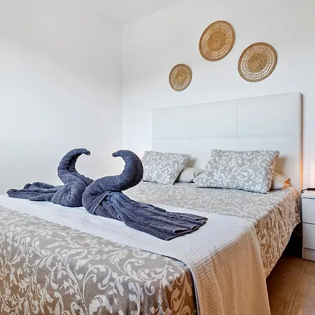 Tropikana Paradise Miami Apartment